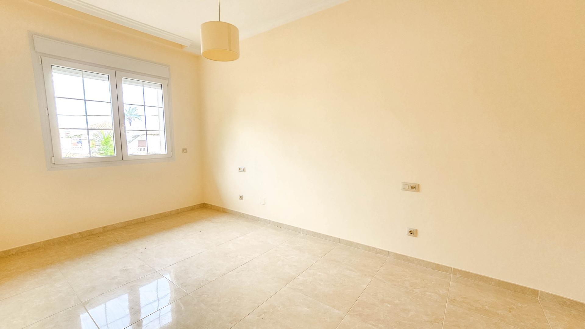 Bedroom in villa for sale in Cabo Roig