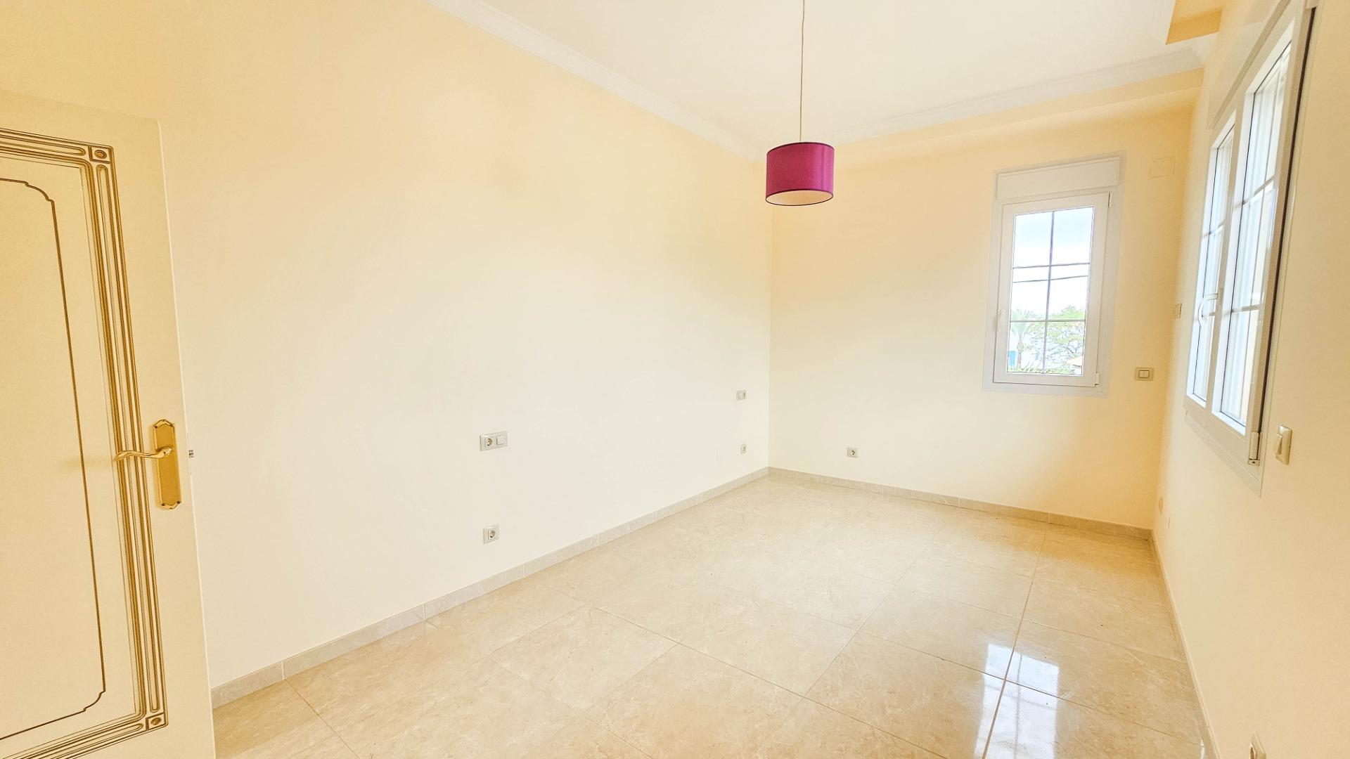 Bedroom in villa for sale in Cabo Roig