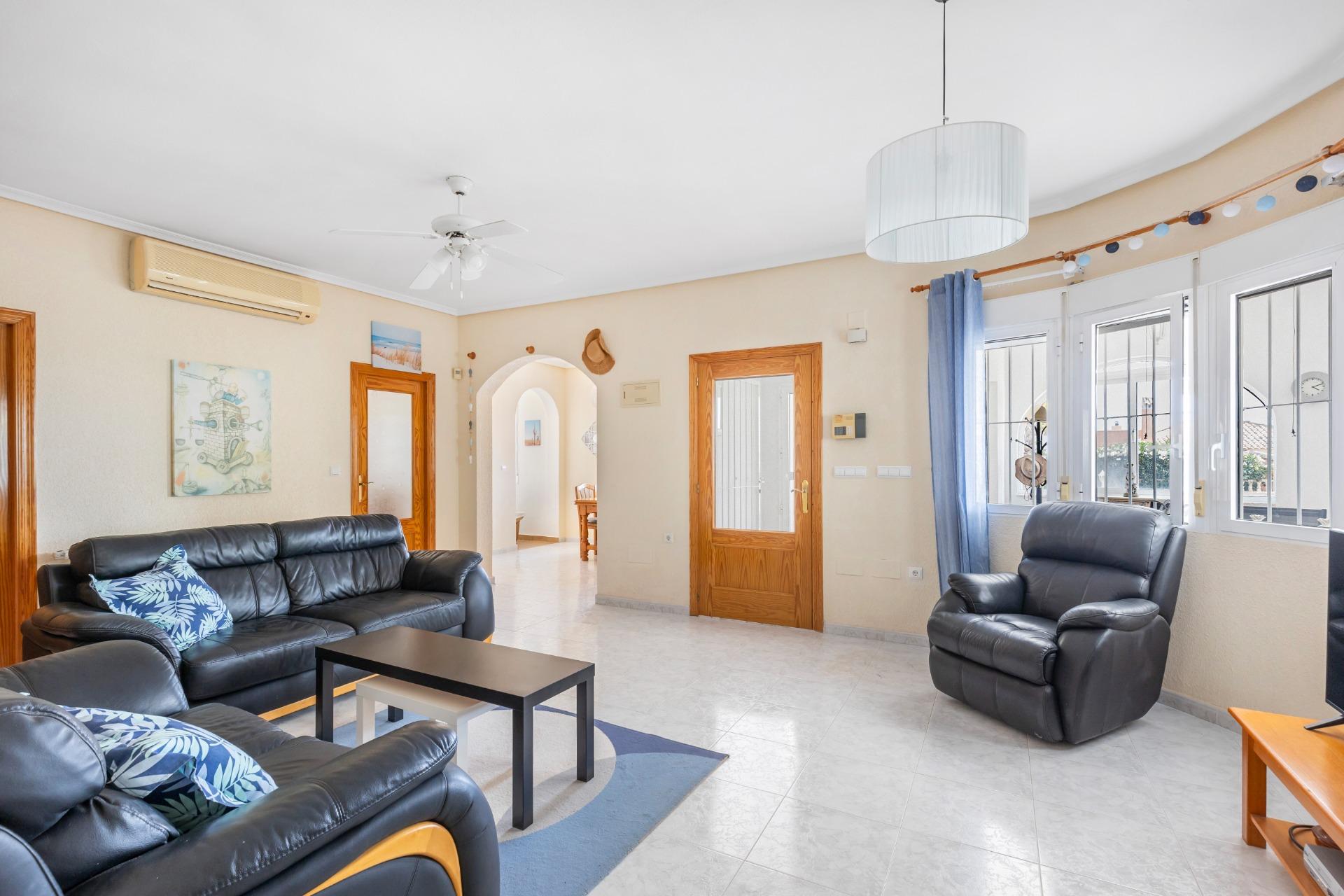 Kitchen in villa for sale in San Fulgencio