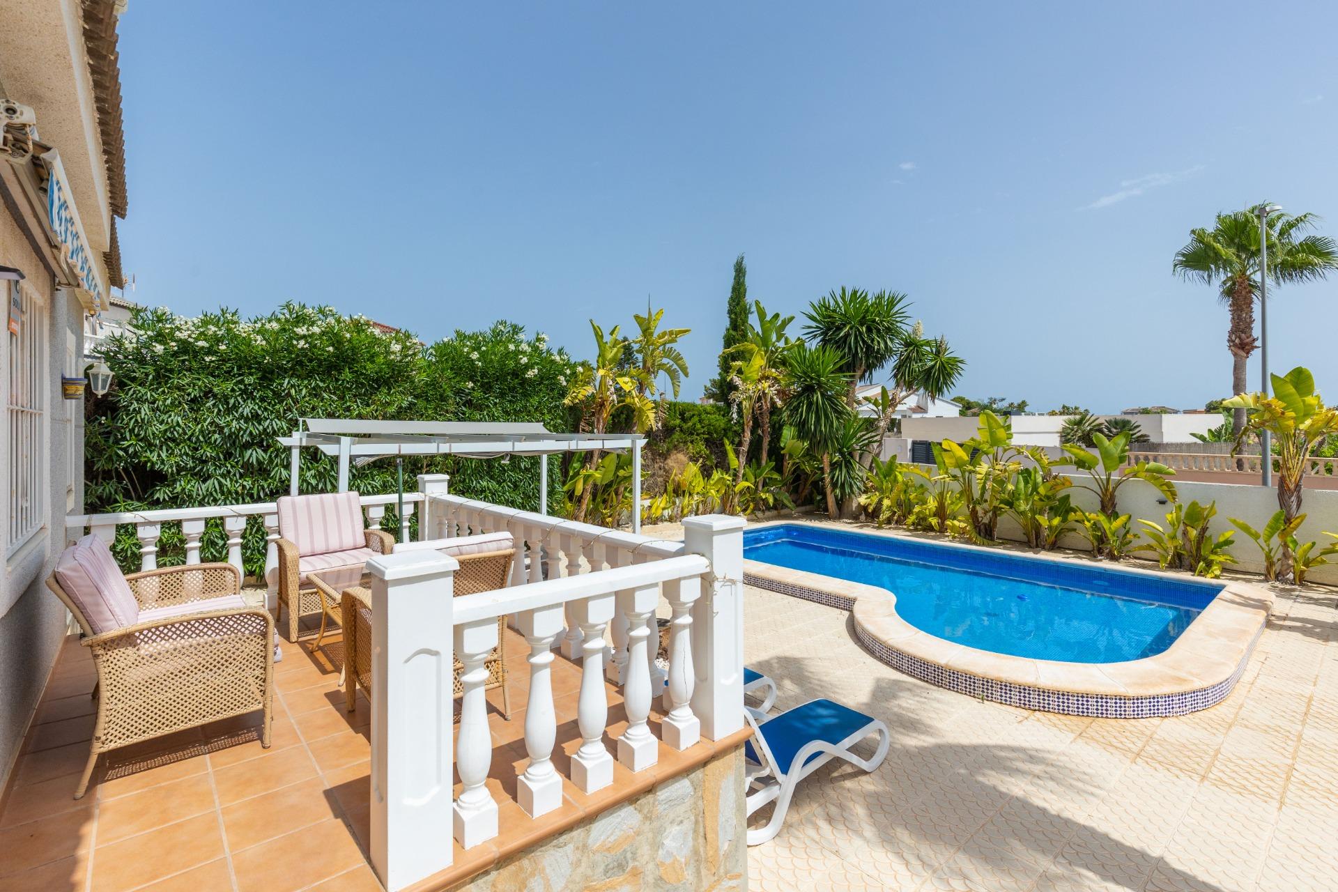 Master bedroom in villa for sale in San Fulgencio