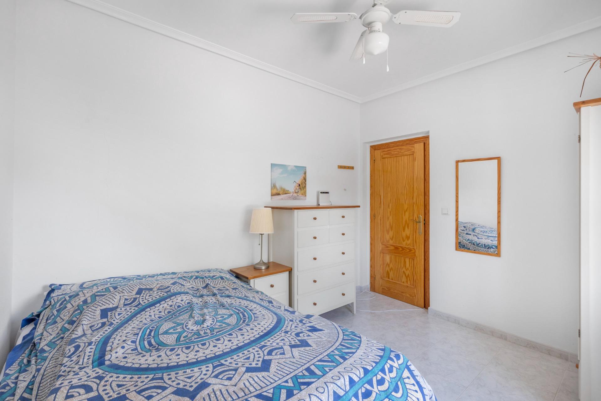 Bedroom in villa for sale in San Fulgencio