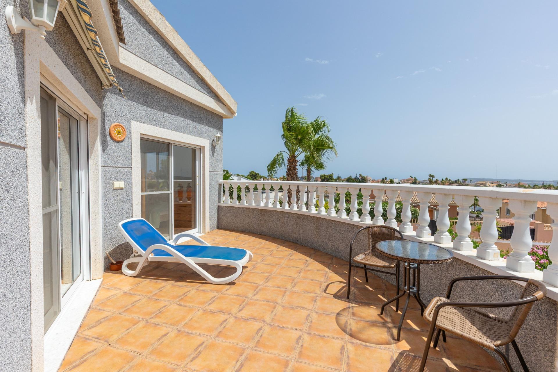 Kitchen in villa for sale in San Fulgencio