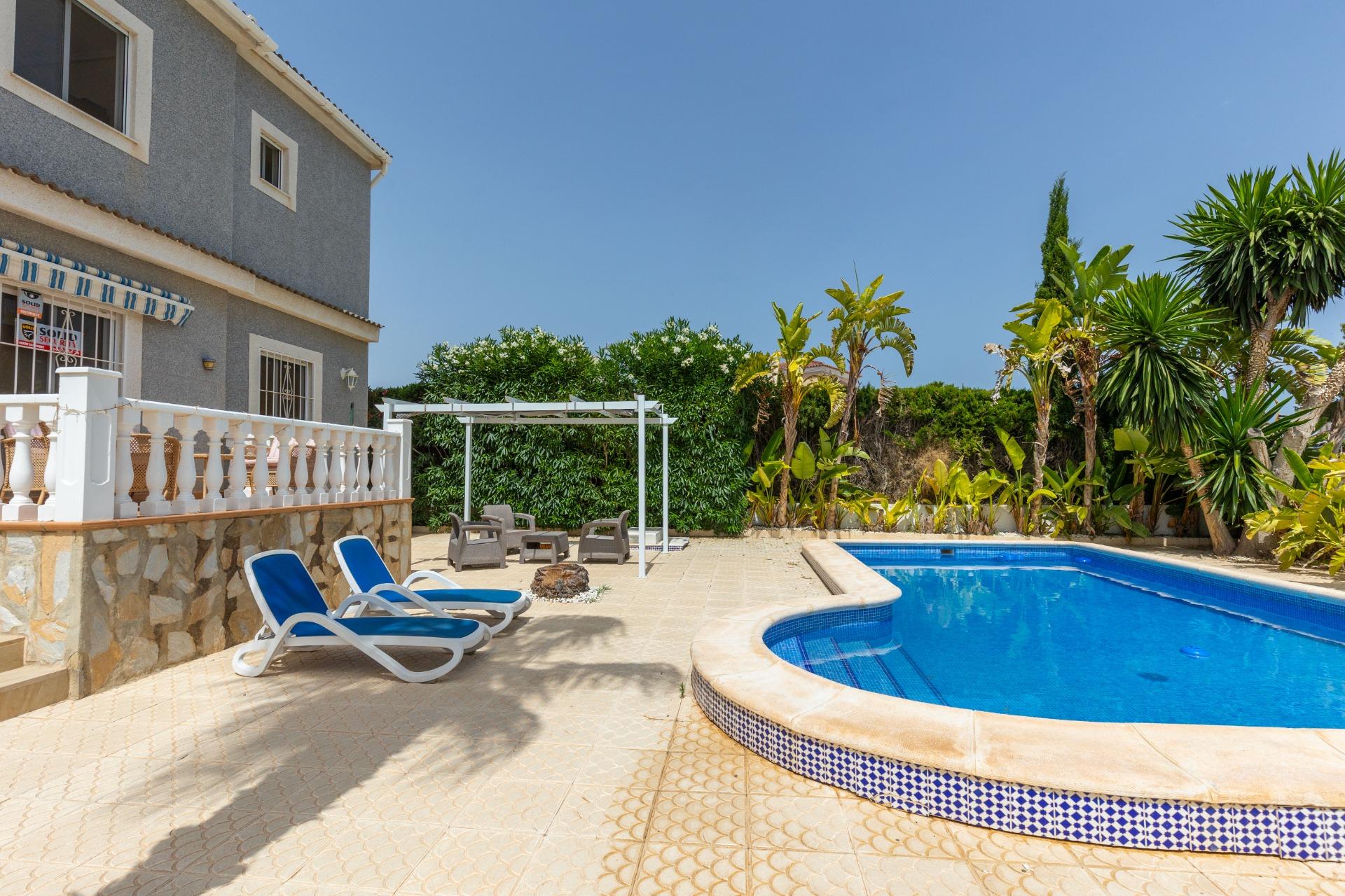 Exterior view in villa for sale in San Fulgencio