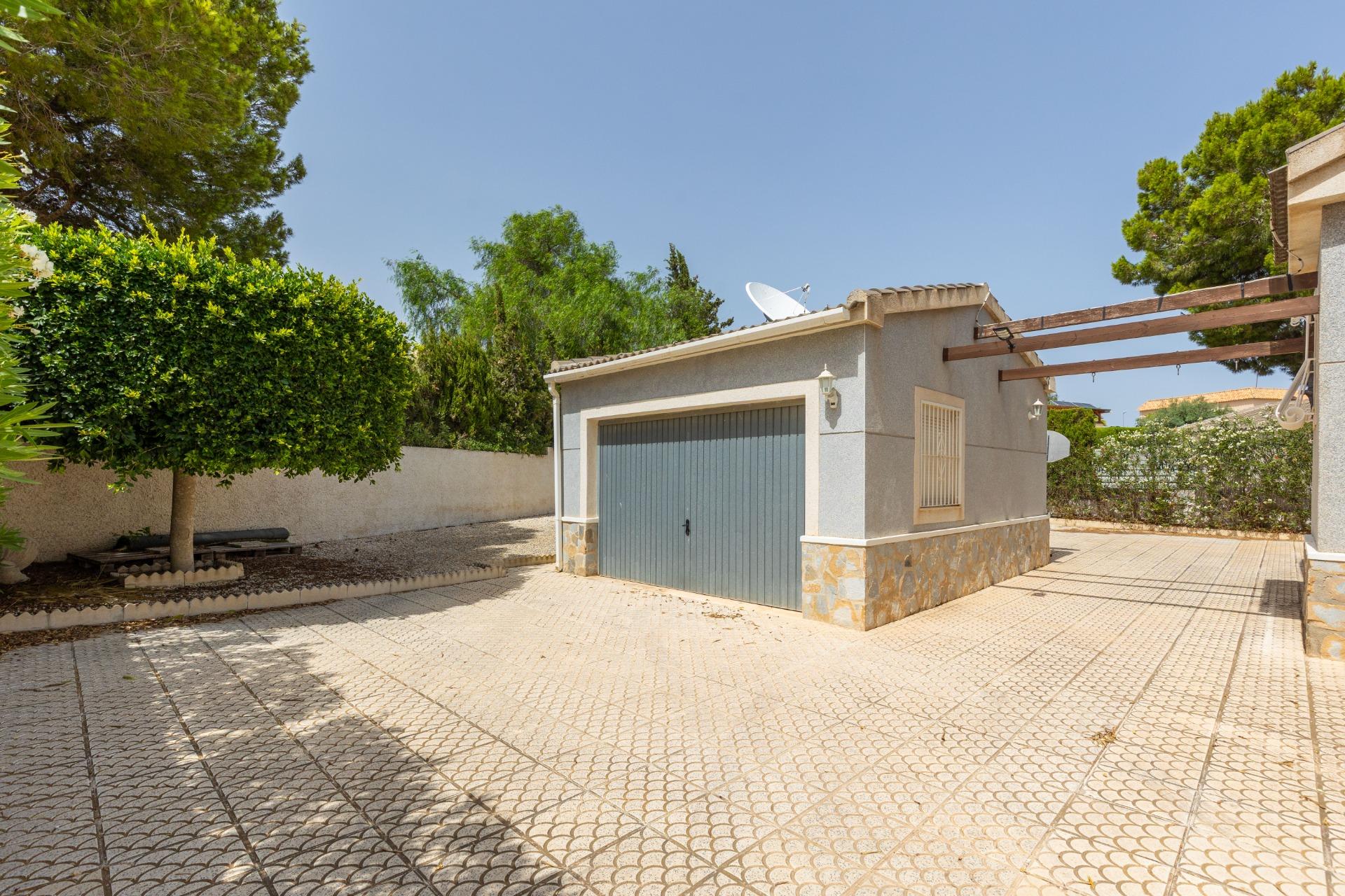 Kitchen in villa for sale in San Fulgencio