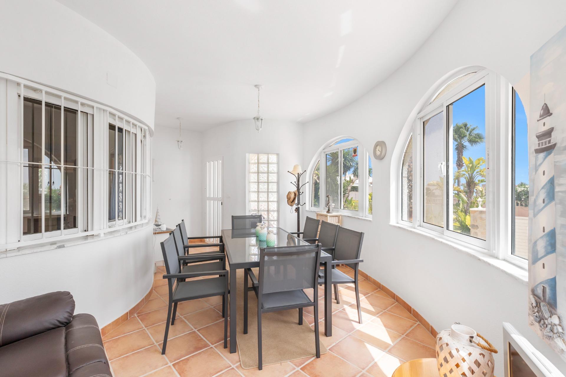 Garden in villa for sale in San Fulgencio