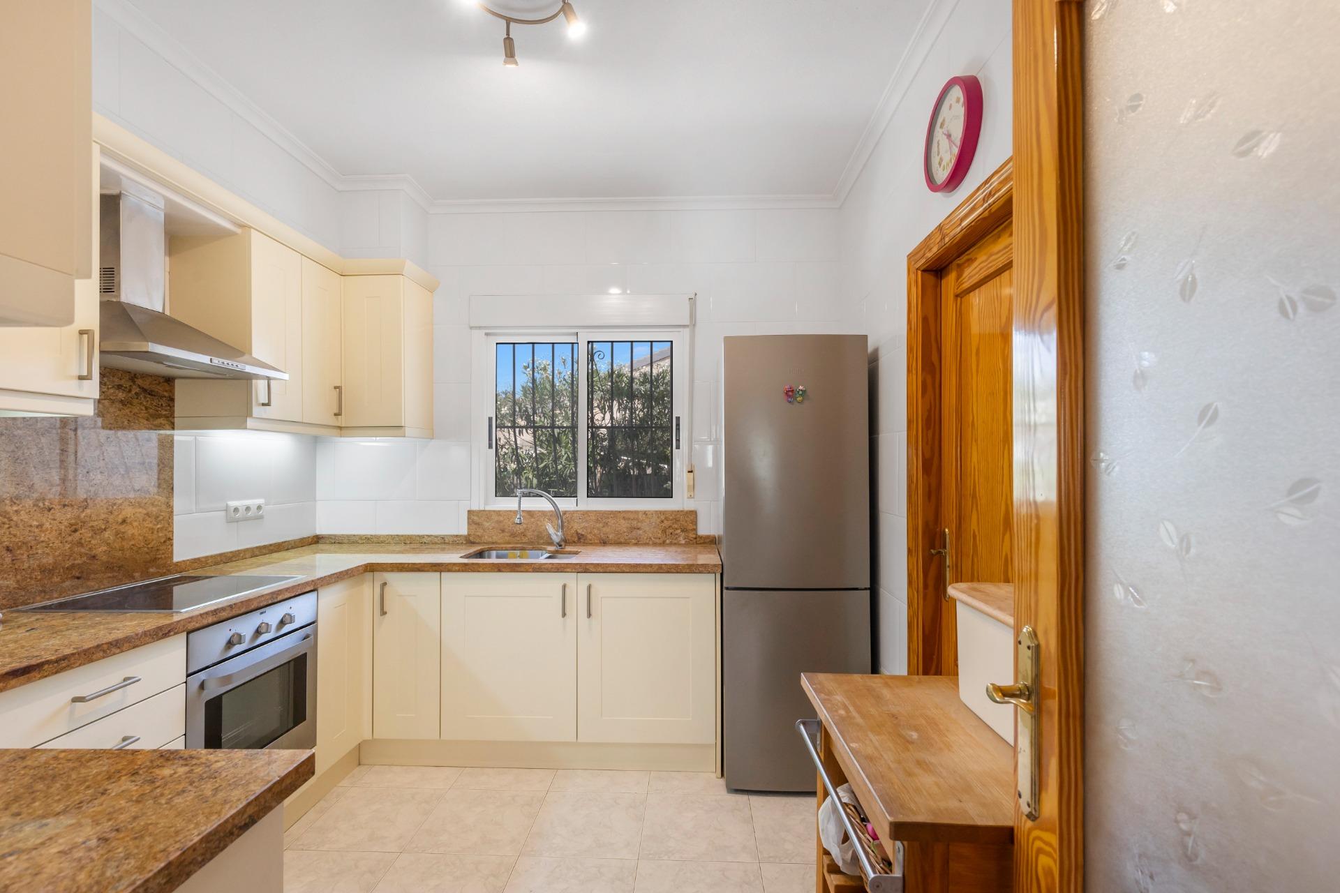 Dining area in villa for sale in San Fulgencio
