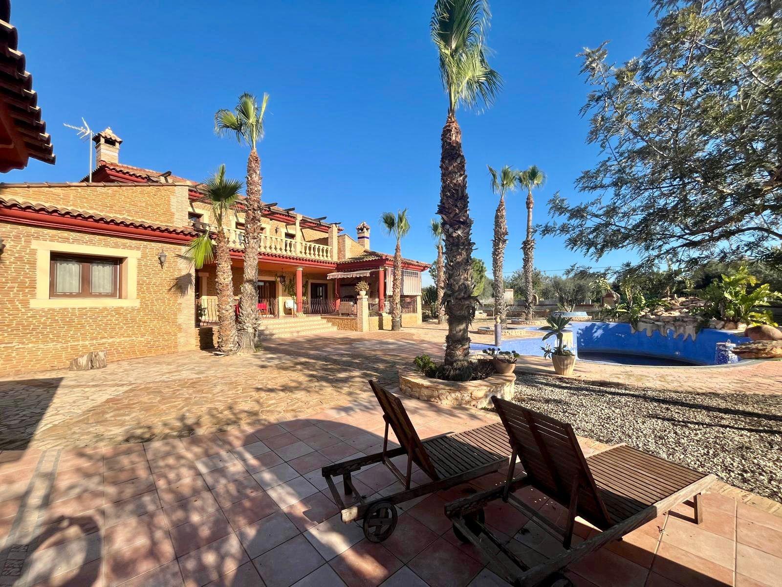 Living room in villa for sale in Rojales
