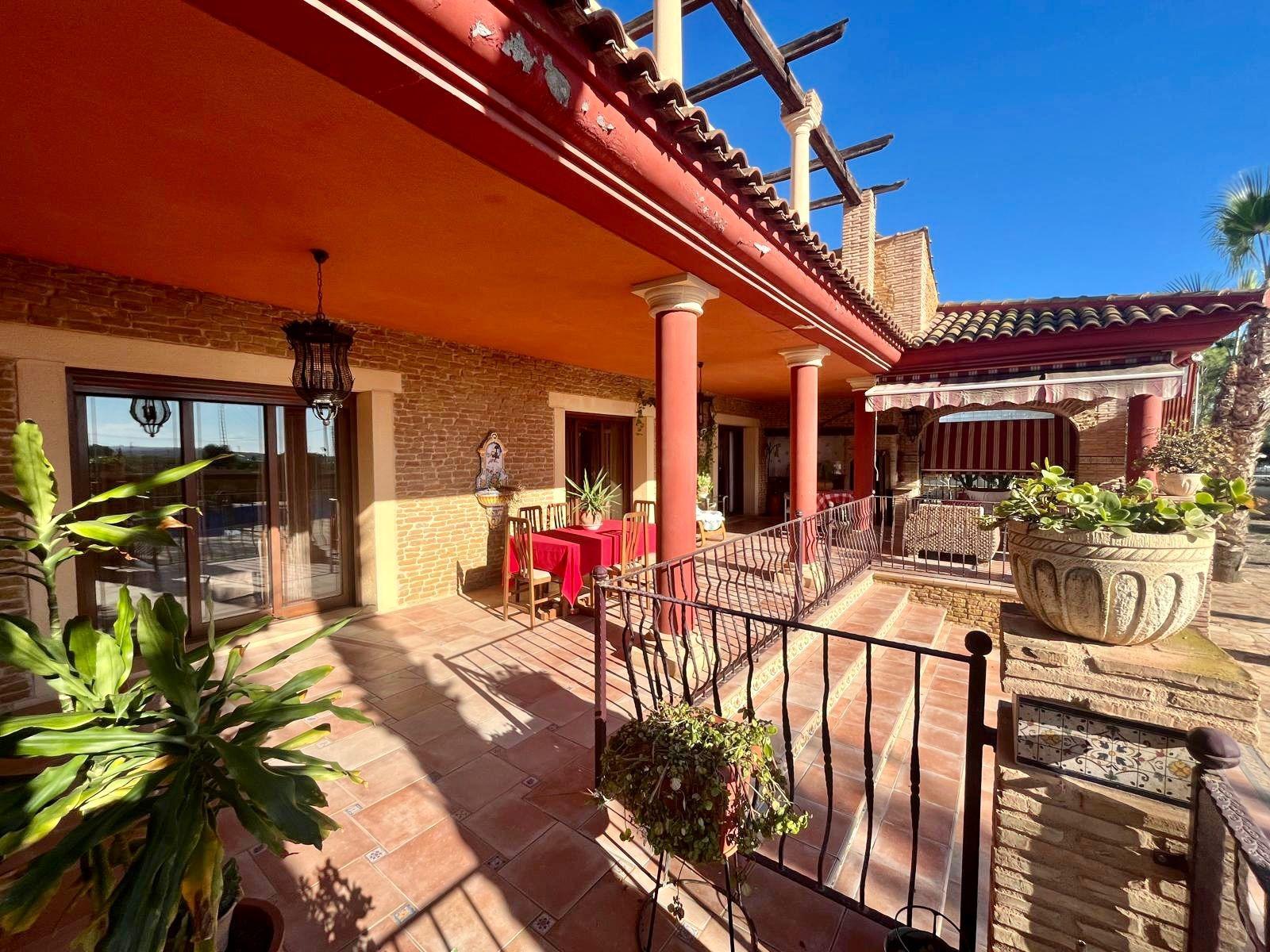 Terrace in villa for sale in Rojales