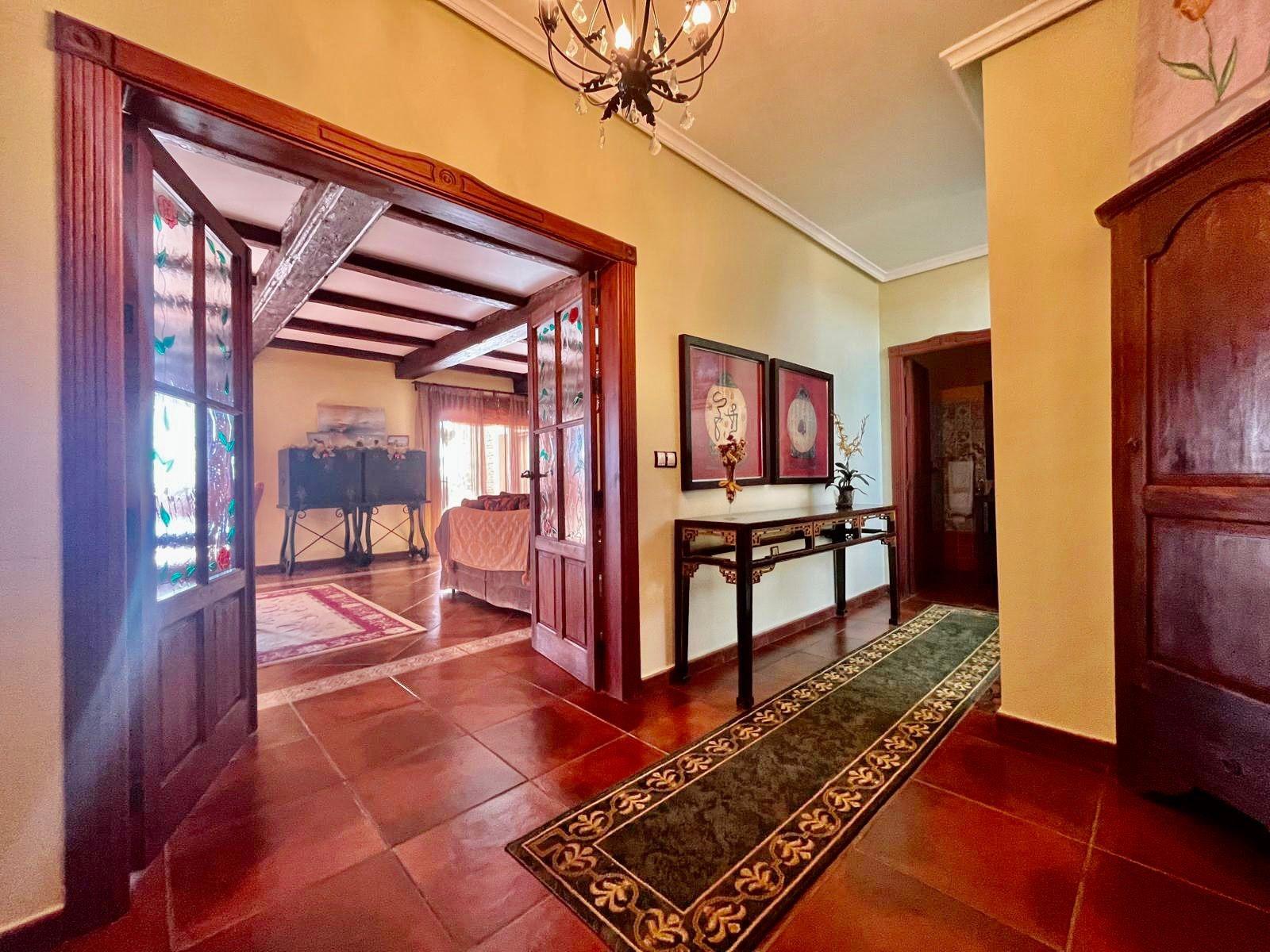 Bedroom in villa for sale in Rojales