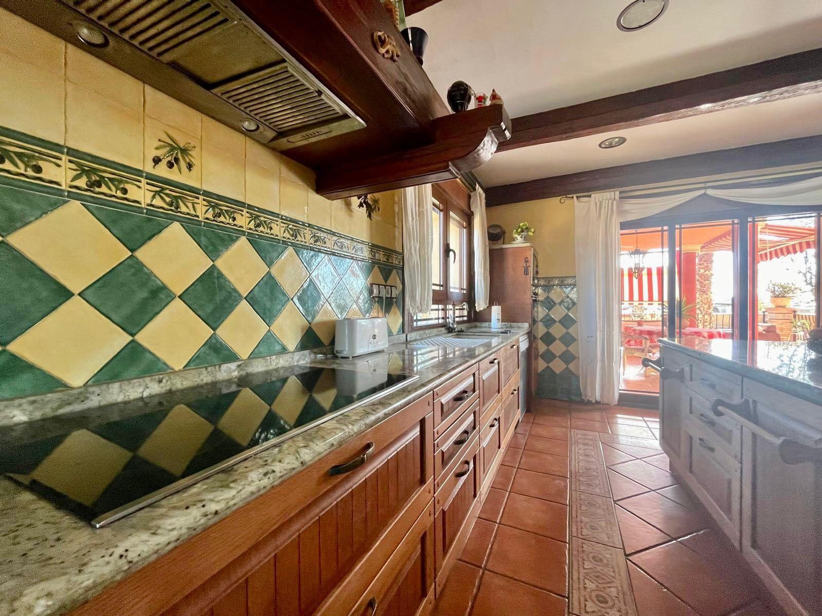 Dining area in villa for sale in Rojales