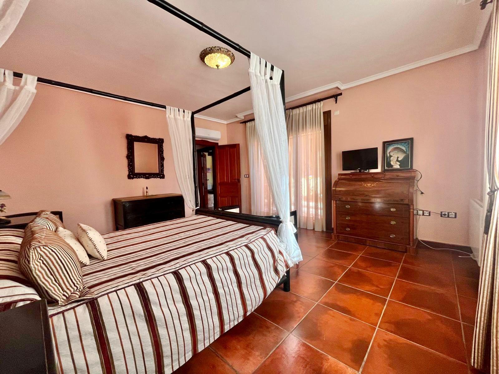 Kitchen in villa for sale in Rojales