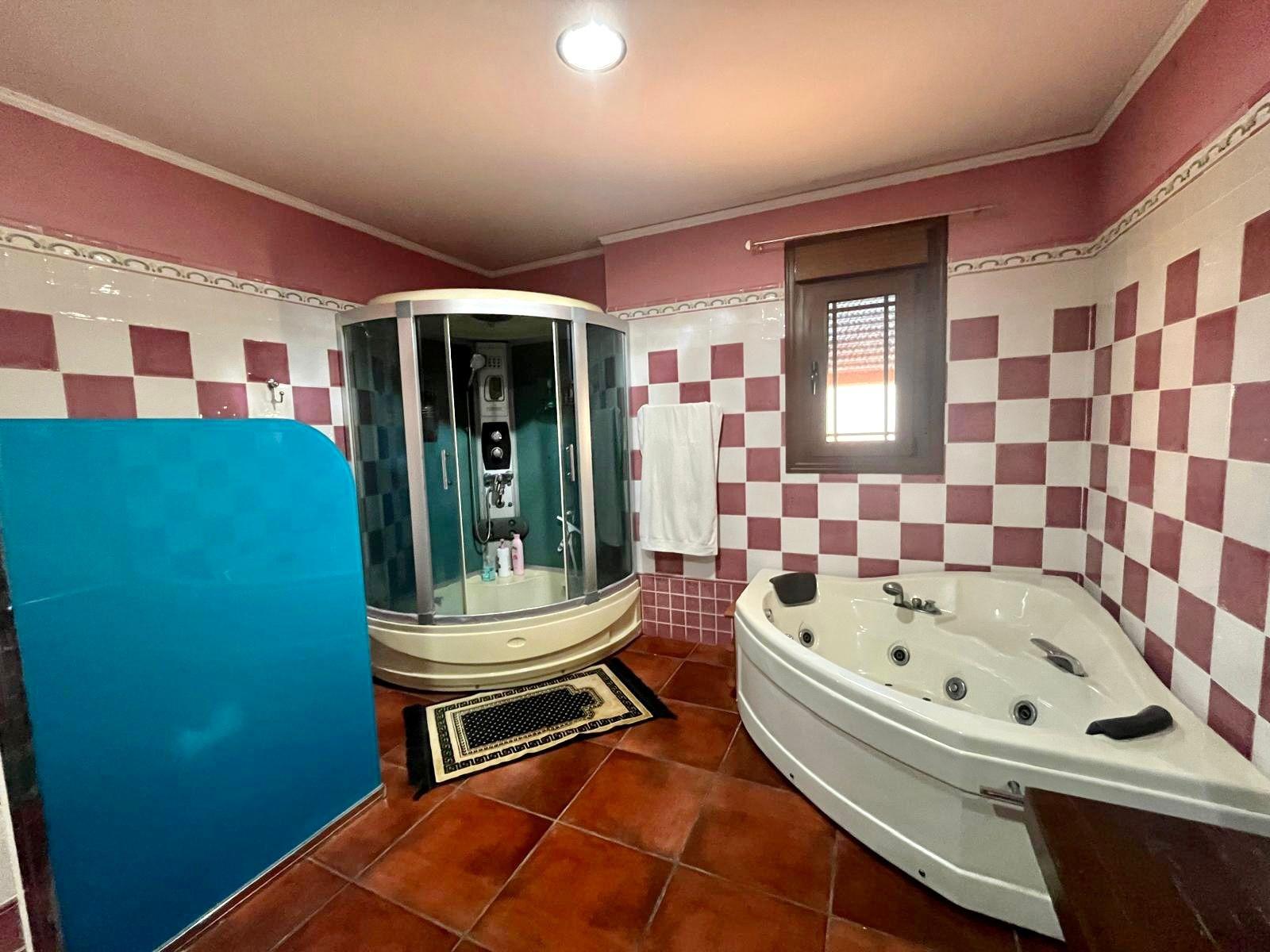 Pool area in villa for sale in Rojales