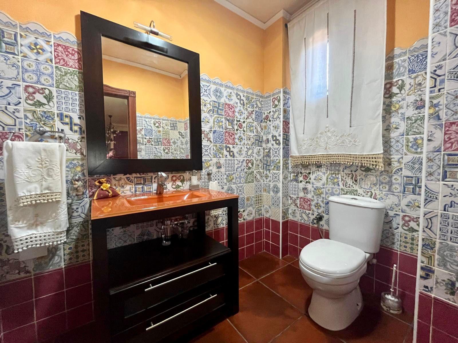 Dining area in villa for sale in Rojales