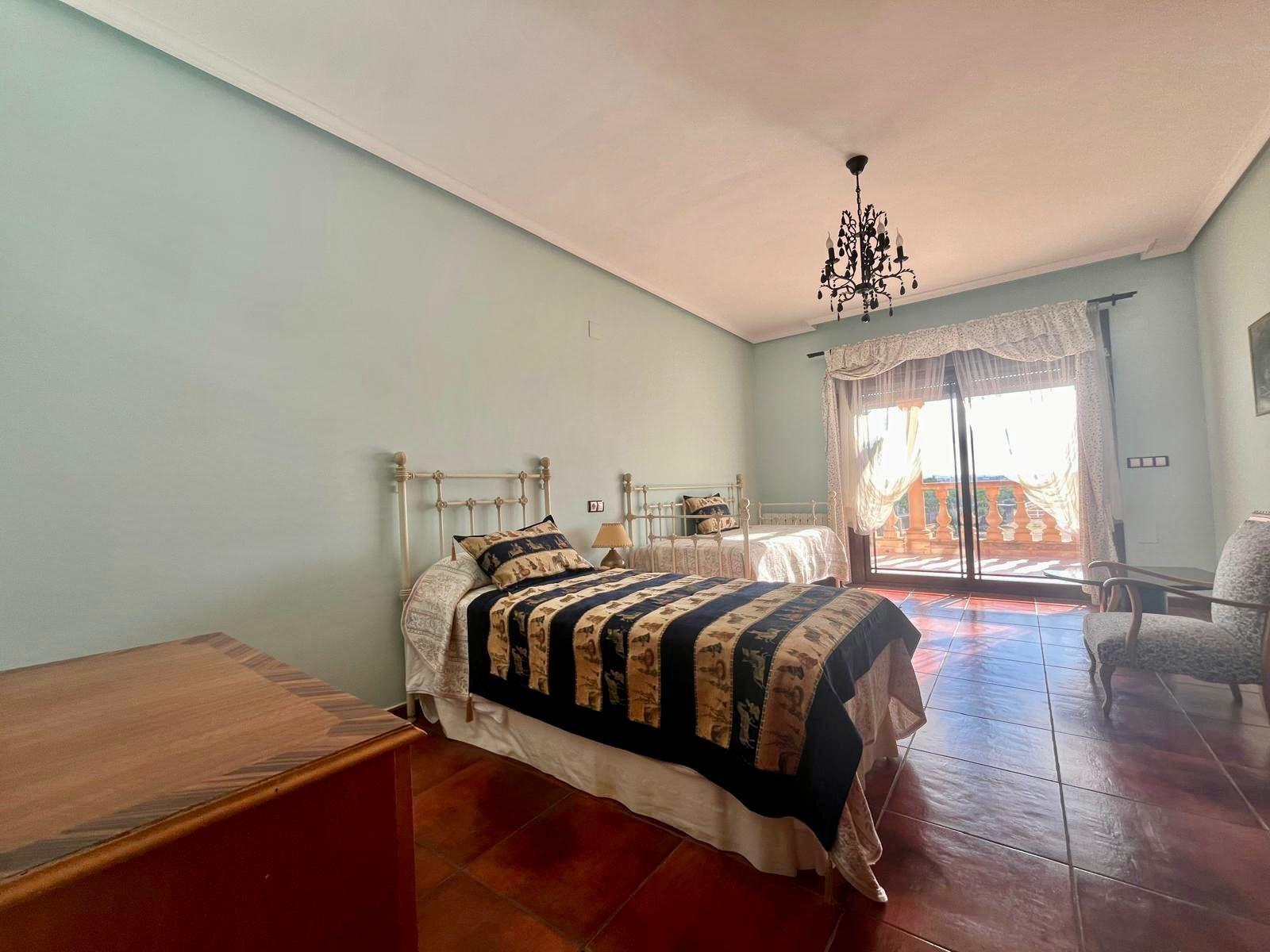 Bathroom in villa for sale in Rojales