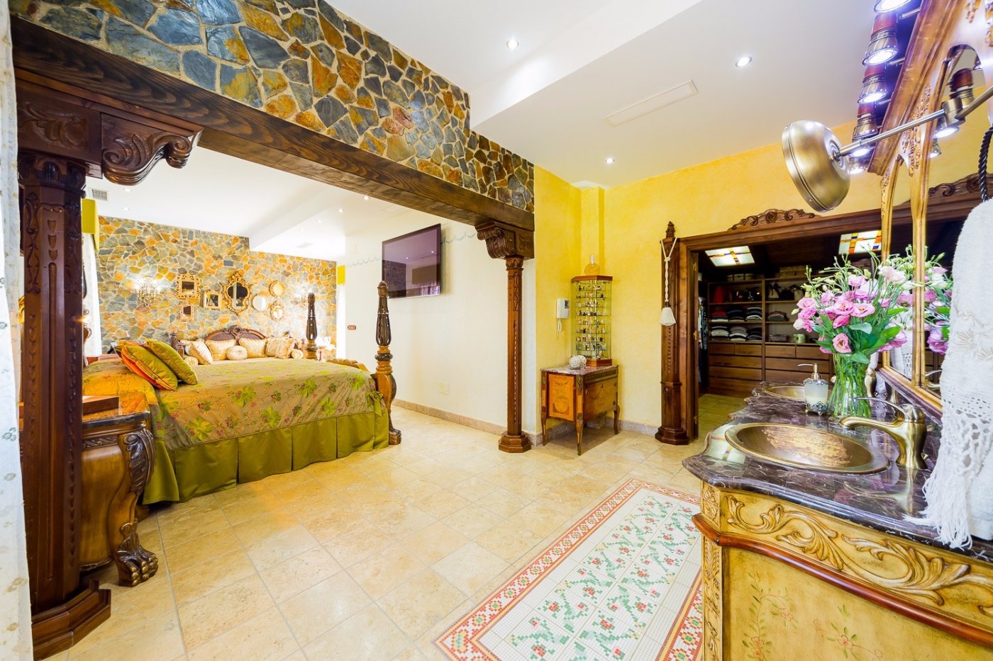 Dining area in finca for sale in Almoradi