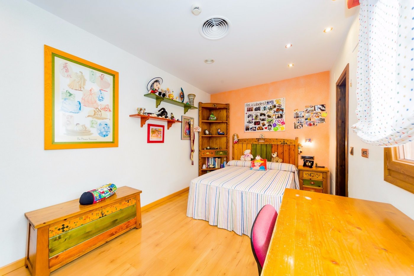 Master bedroom in commercial for sale in Torrevieja