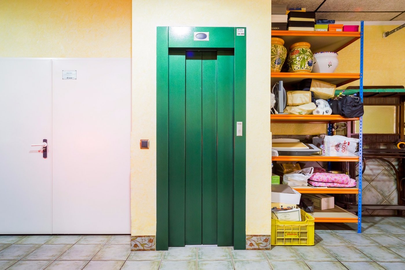 Kitchen in commercial for sale in Torrevieja