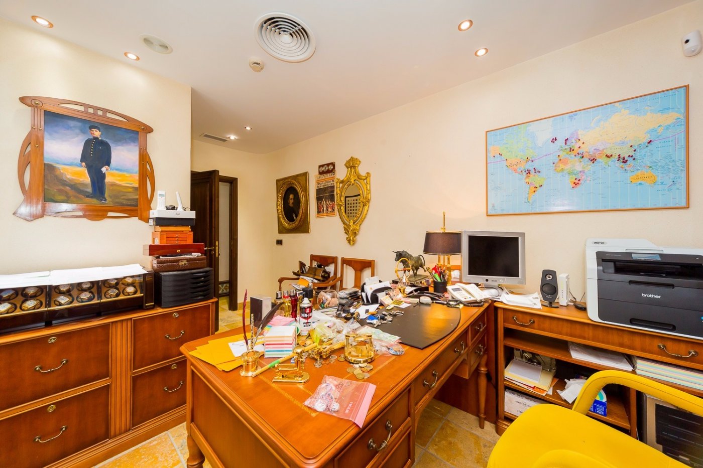 Bedroom in commercial for sale in Torrevieja