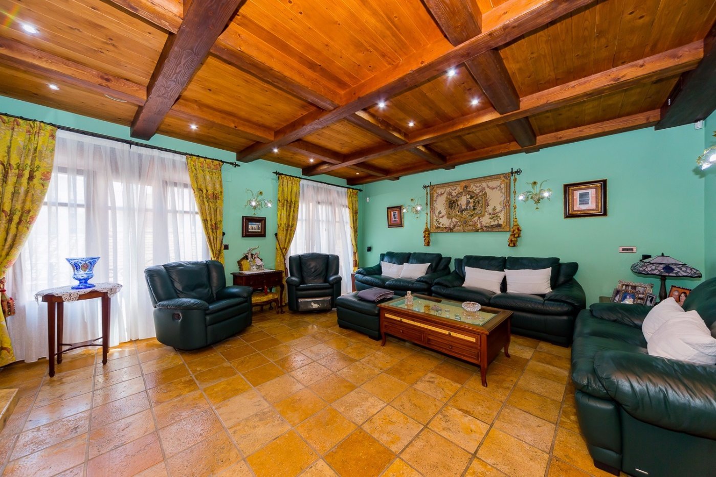 Bedroom in commercial for sale in Torrevieja