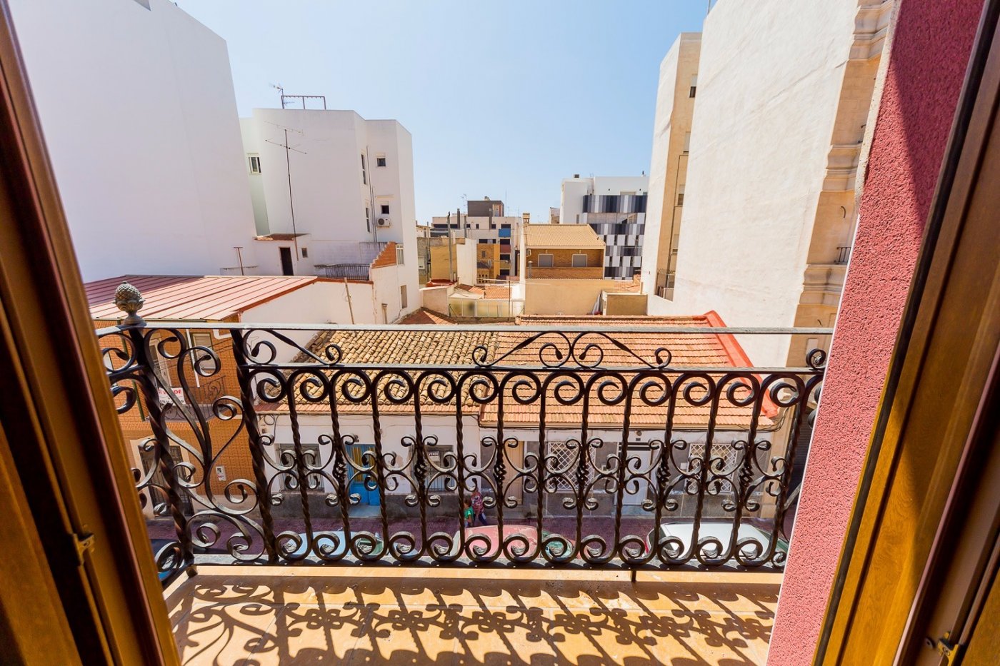 Bedroom in commercial for sale in Torrevieja