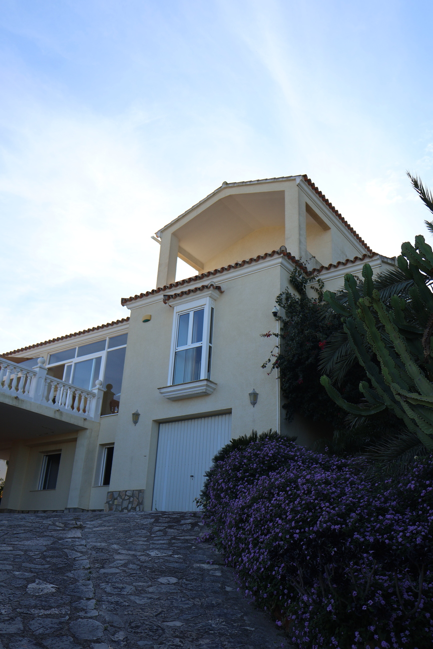 180 degrees panoramic sea and golf and mountain view villa