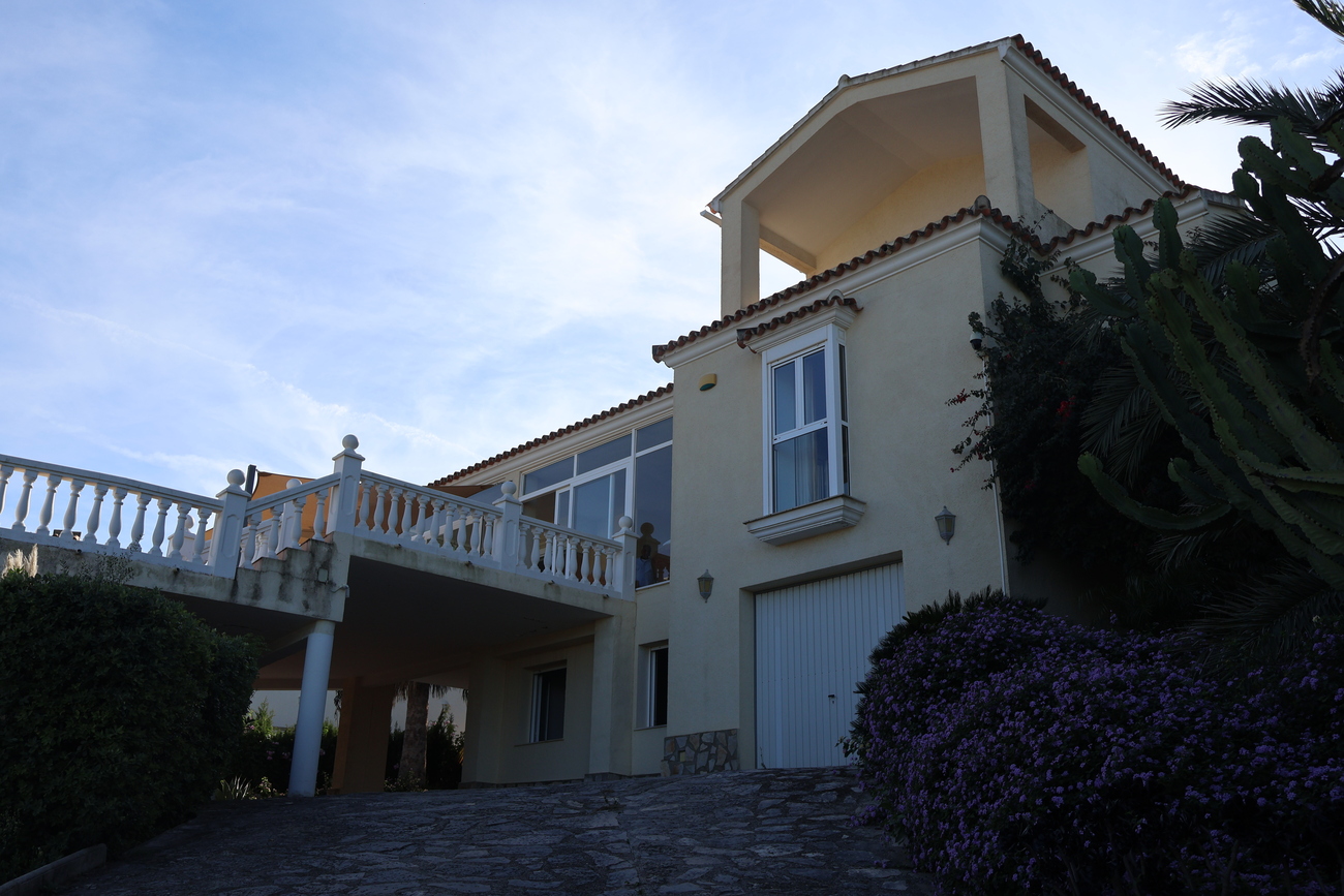 Master bedroom in villa for sale in La Sella Golf