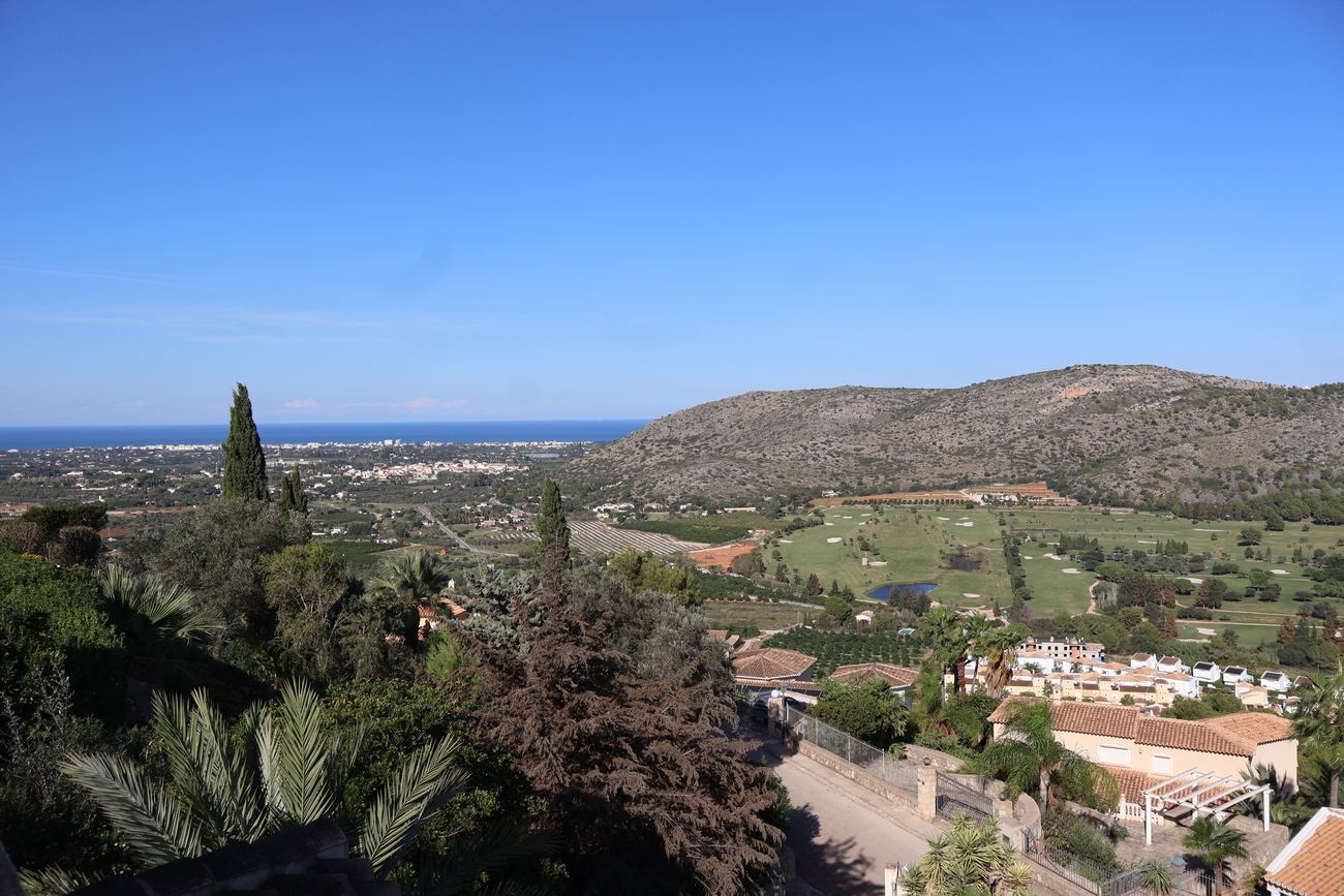 180 degrees panoramic sea and golf and mountain view villa