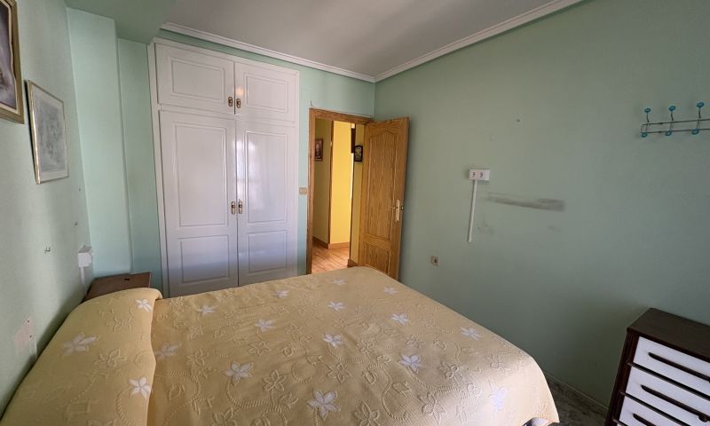 Master bedroom in apartment for sale in Torrevieja