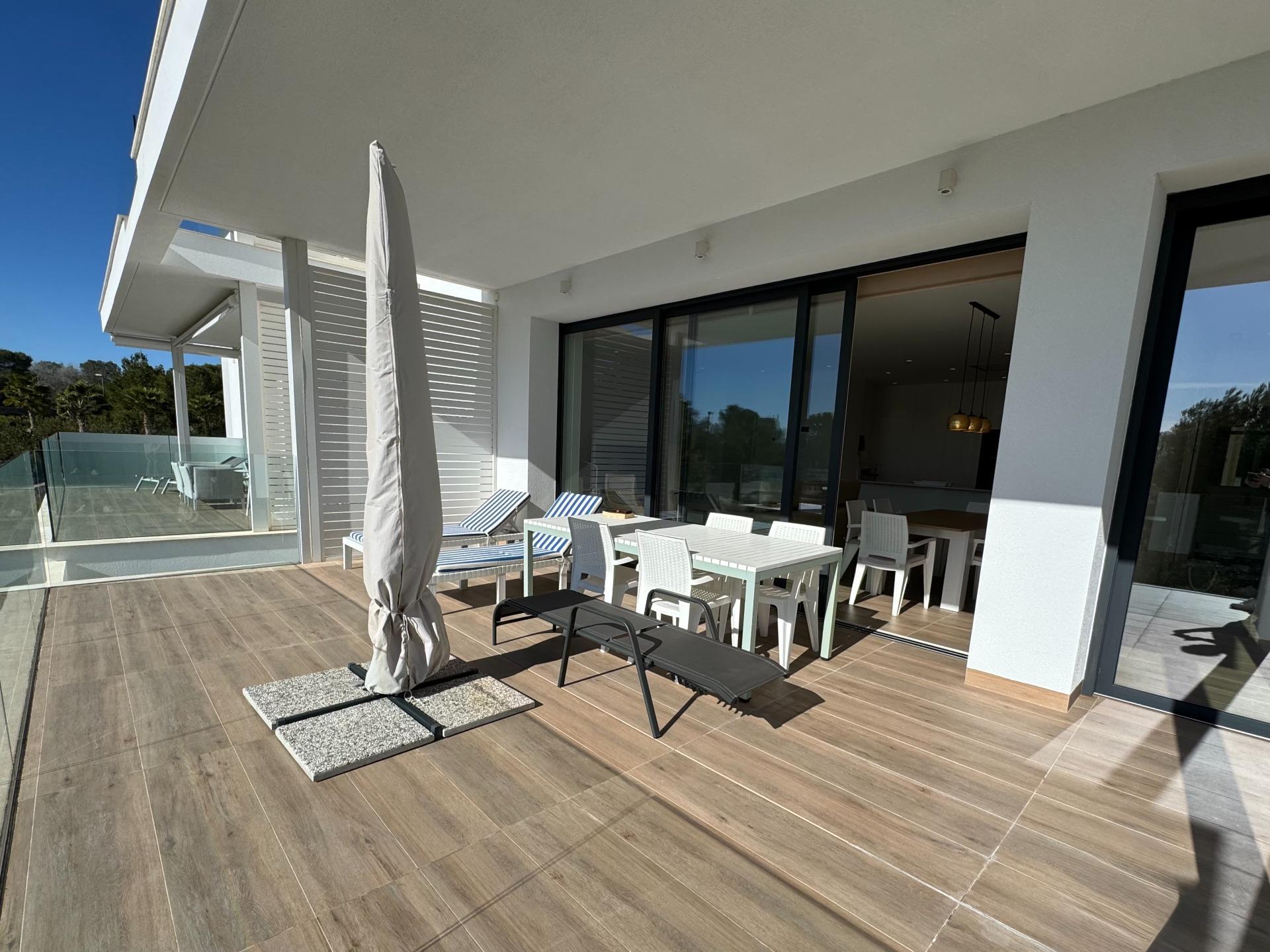 Bedroom in apartment for sale in Orihuela