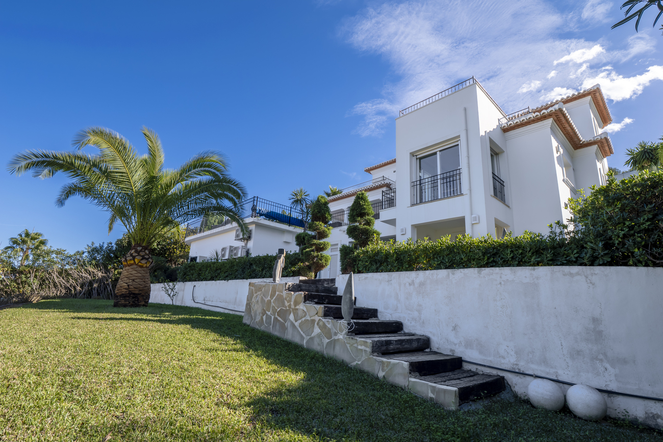Dining area in villa for sale in javea