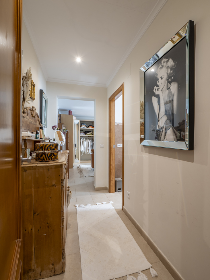 Master bedroom in villa for sale in javea