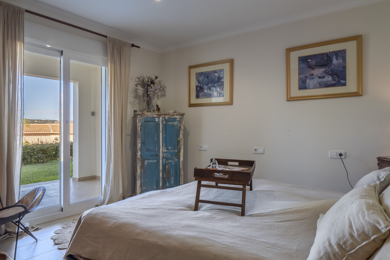 Bedroom in villa for sale in javea