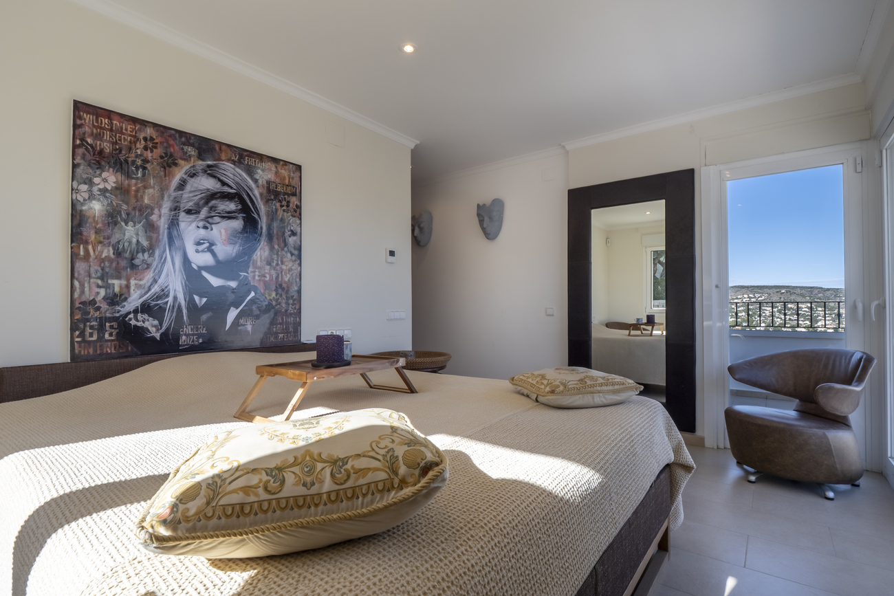 Bedroom in villa for sale in javea
