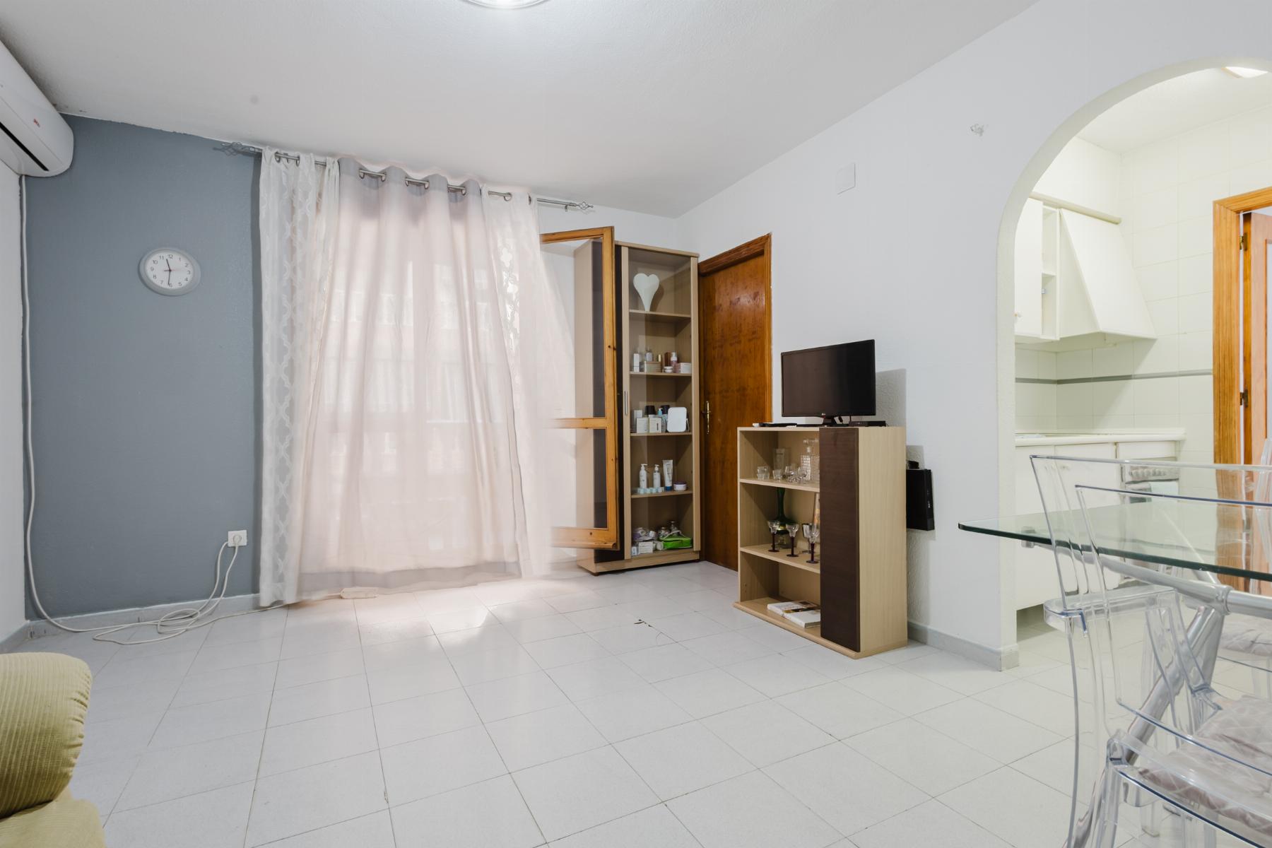 Master bedroom in apartment for sale in Torrevieja