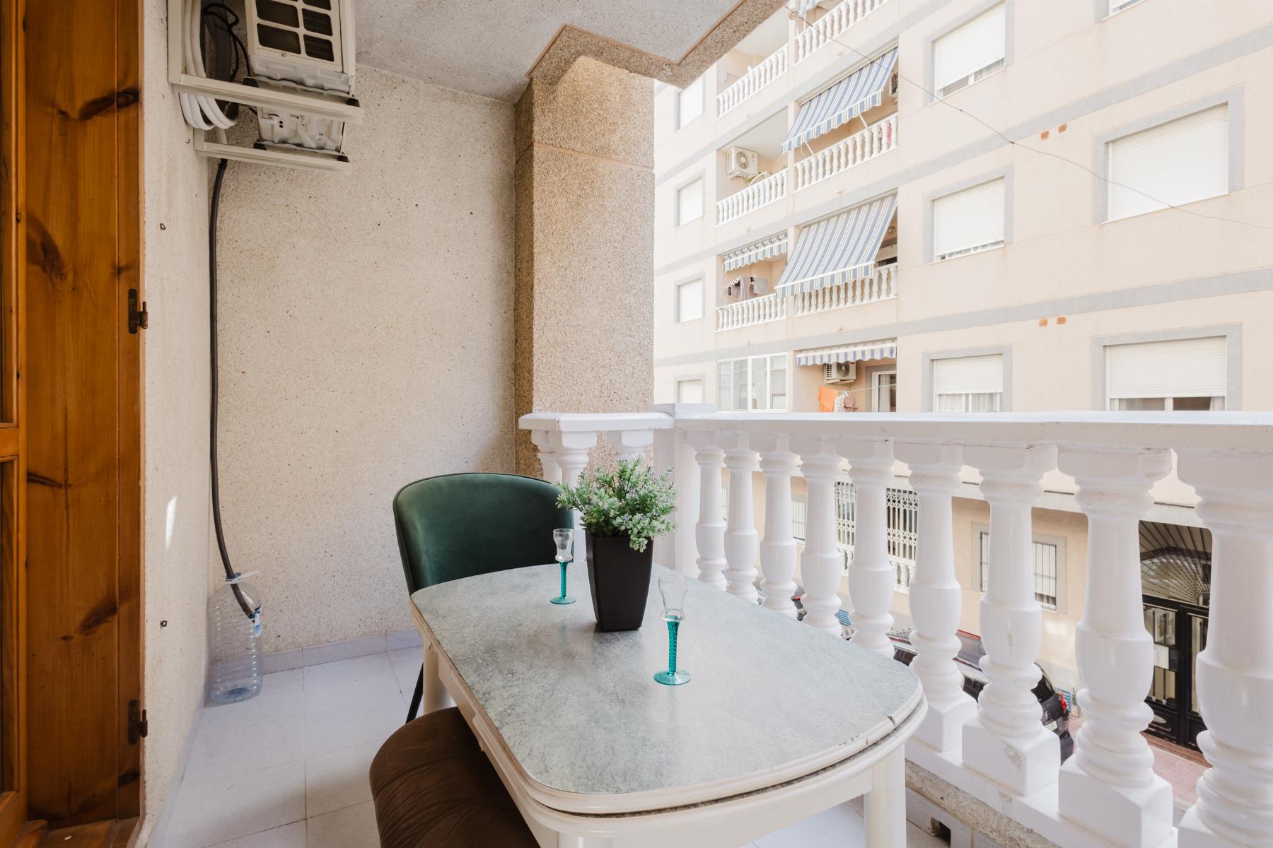 Bedroom in apartment for sale in Torrevieja