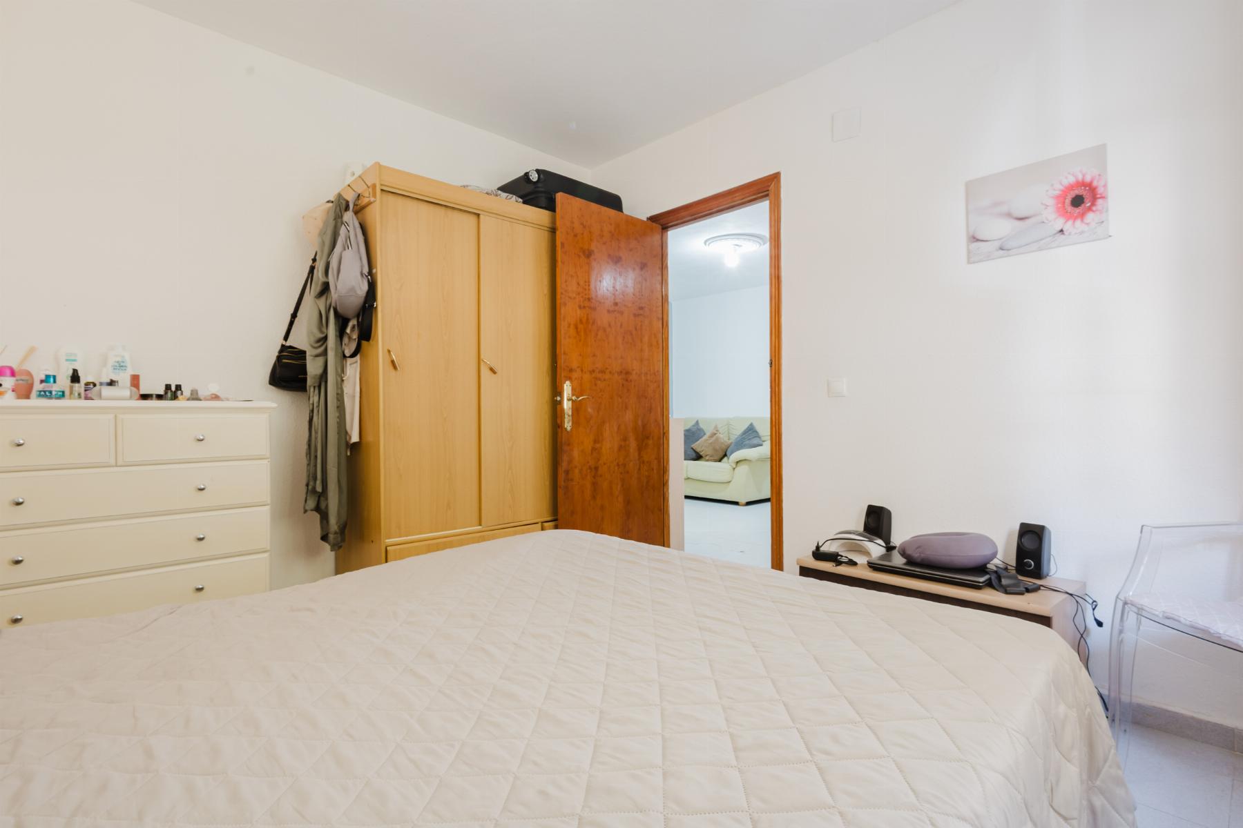Master bedroom in apartment for sale in Torrevieja