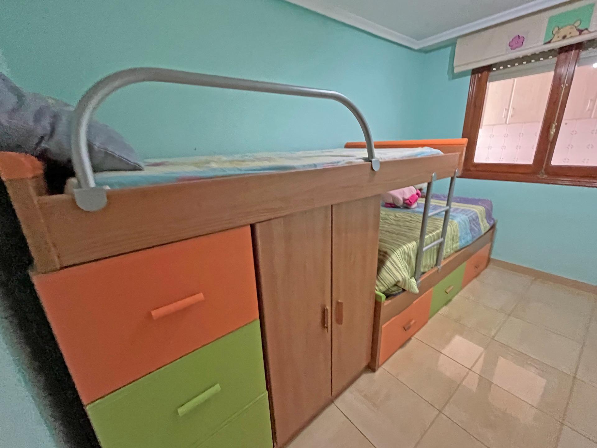 Master bedroom in apartment for sale in Formentera del Segura