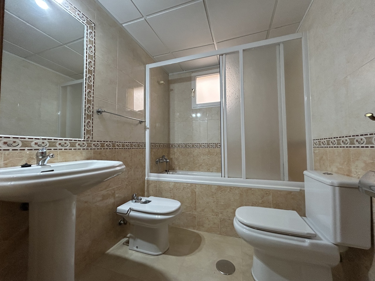 Bedroom in apartment for sale in 2778