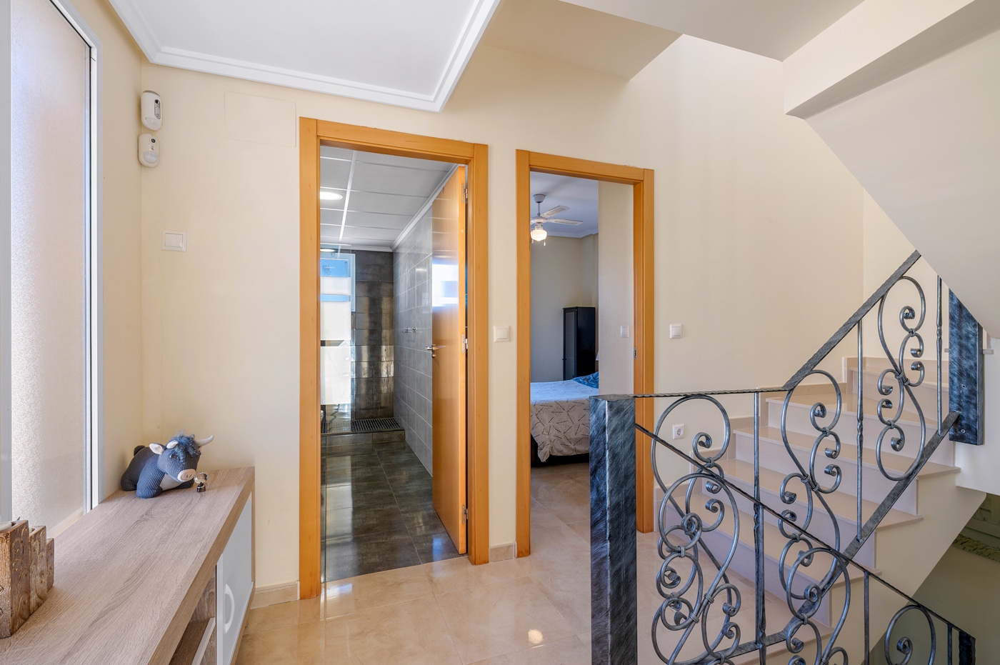Bedroom in villa for sale in Orihuela Costa