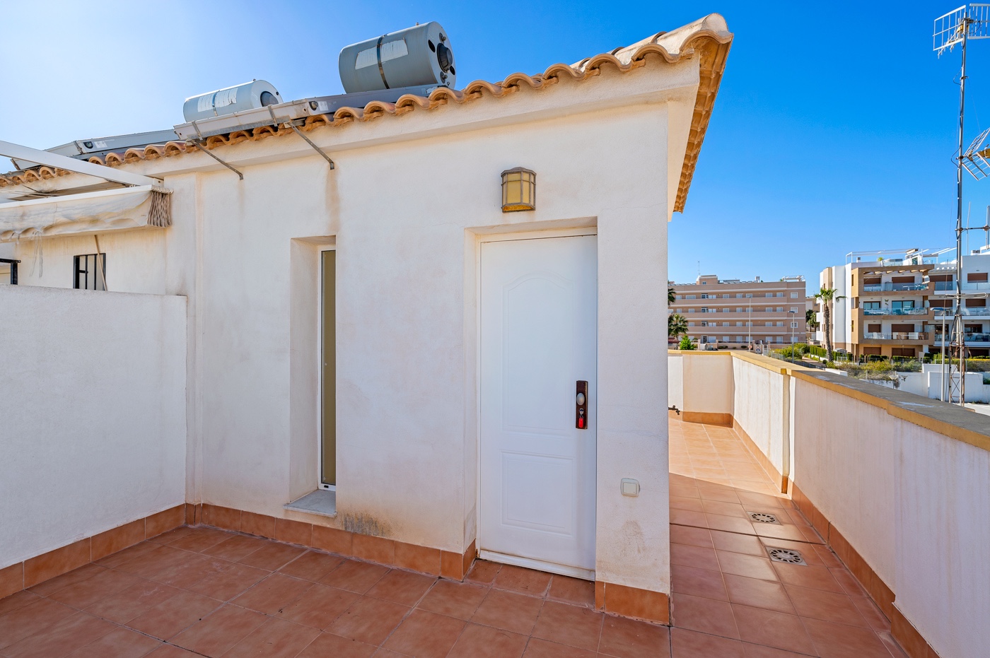 Kitchen in villa for sale in Orihuela Costa