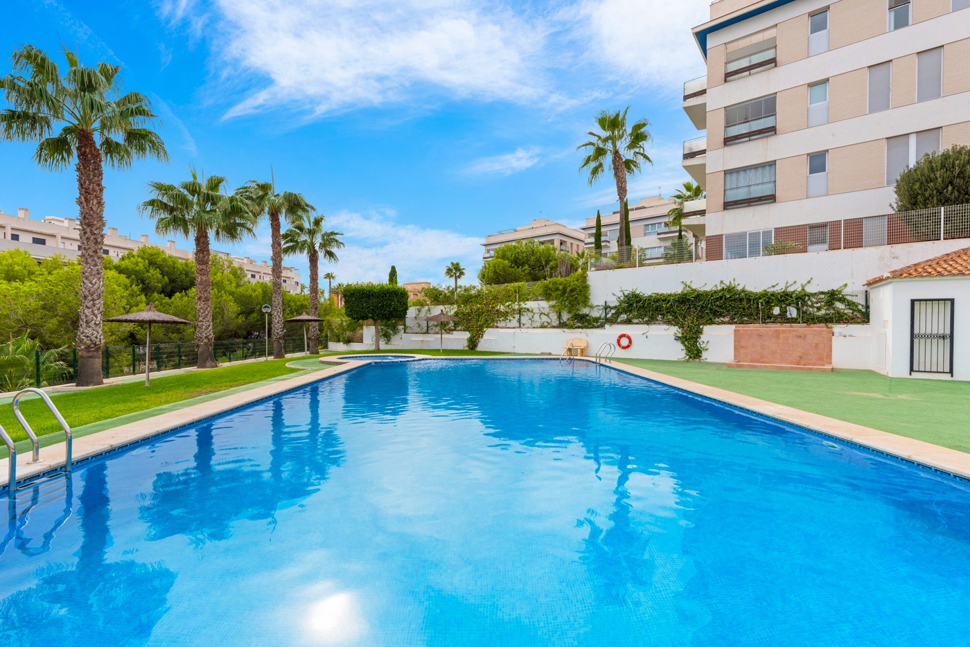 Dining area in villa for sale in Orihuela Costa