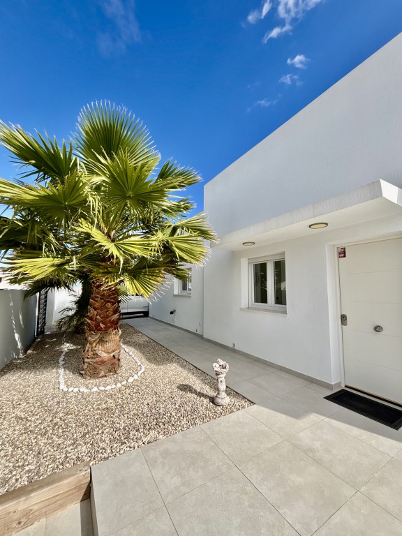Bathroom in villa for sale in Benijofar