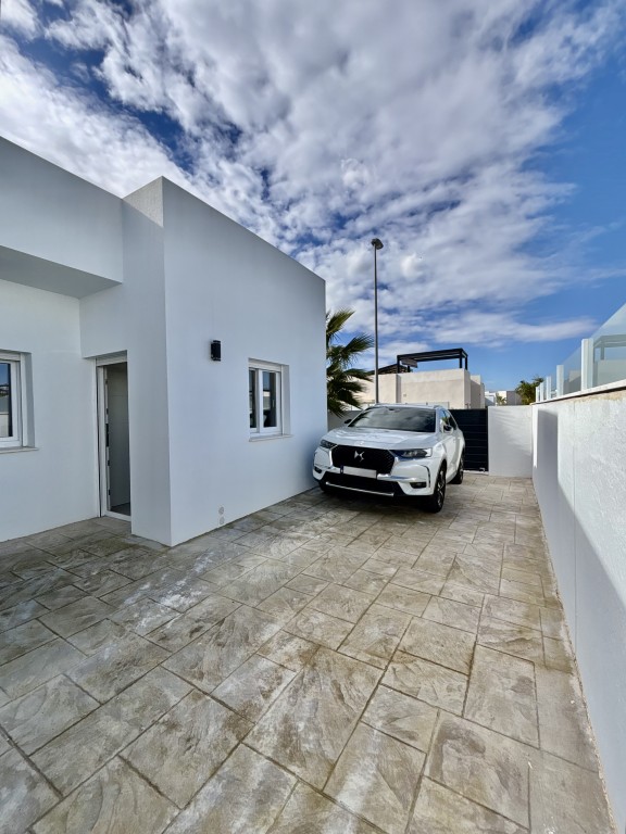 Terrace in villa for sale in Benijofar
