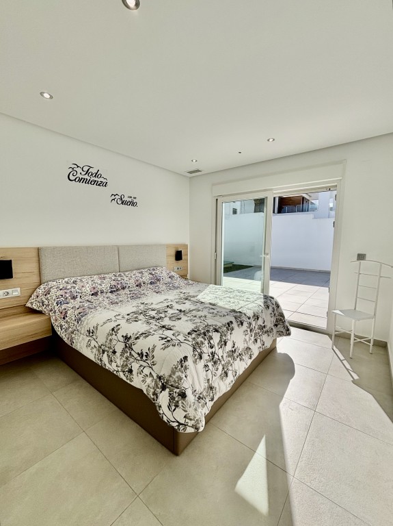 Terrace in villa for sale in Benijofar