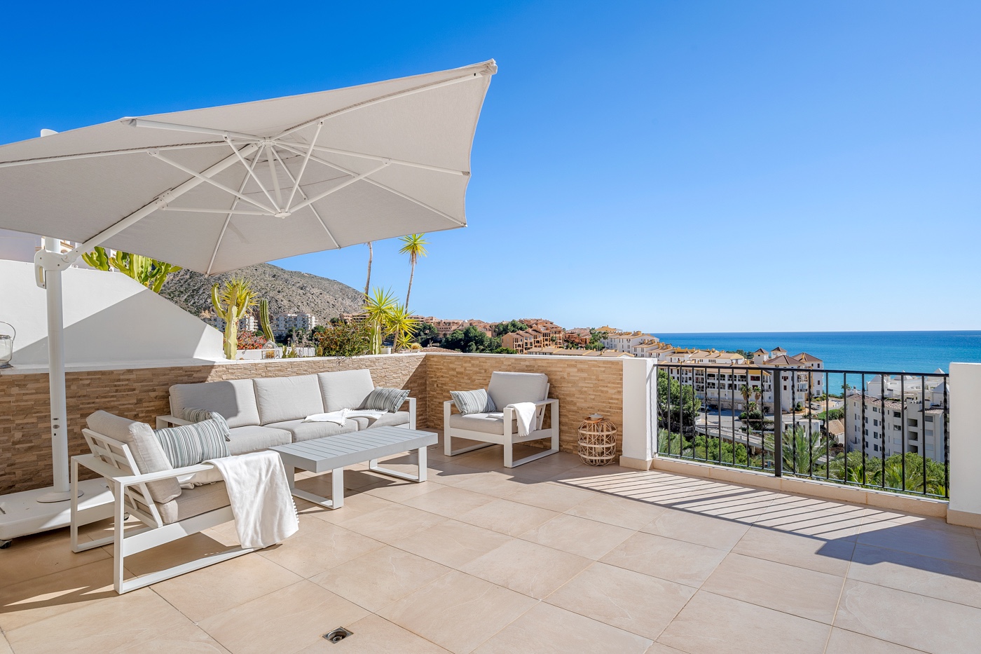 Bedrooms: 3, Bathrooms: 2, Apartment in Altea, Alicante, Spain