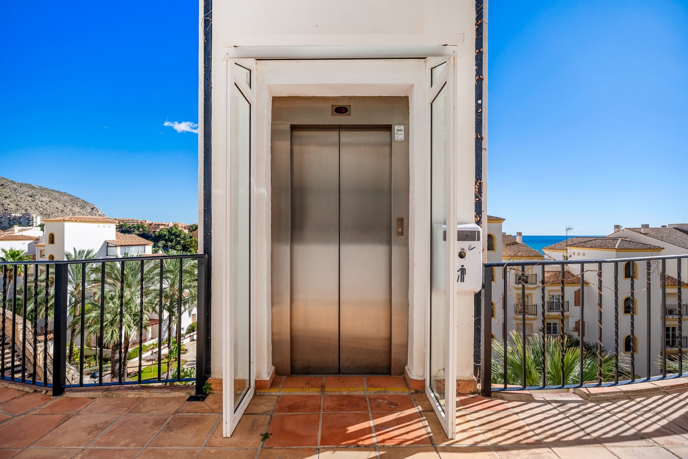 Kitchen in apartment for sale in Altea