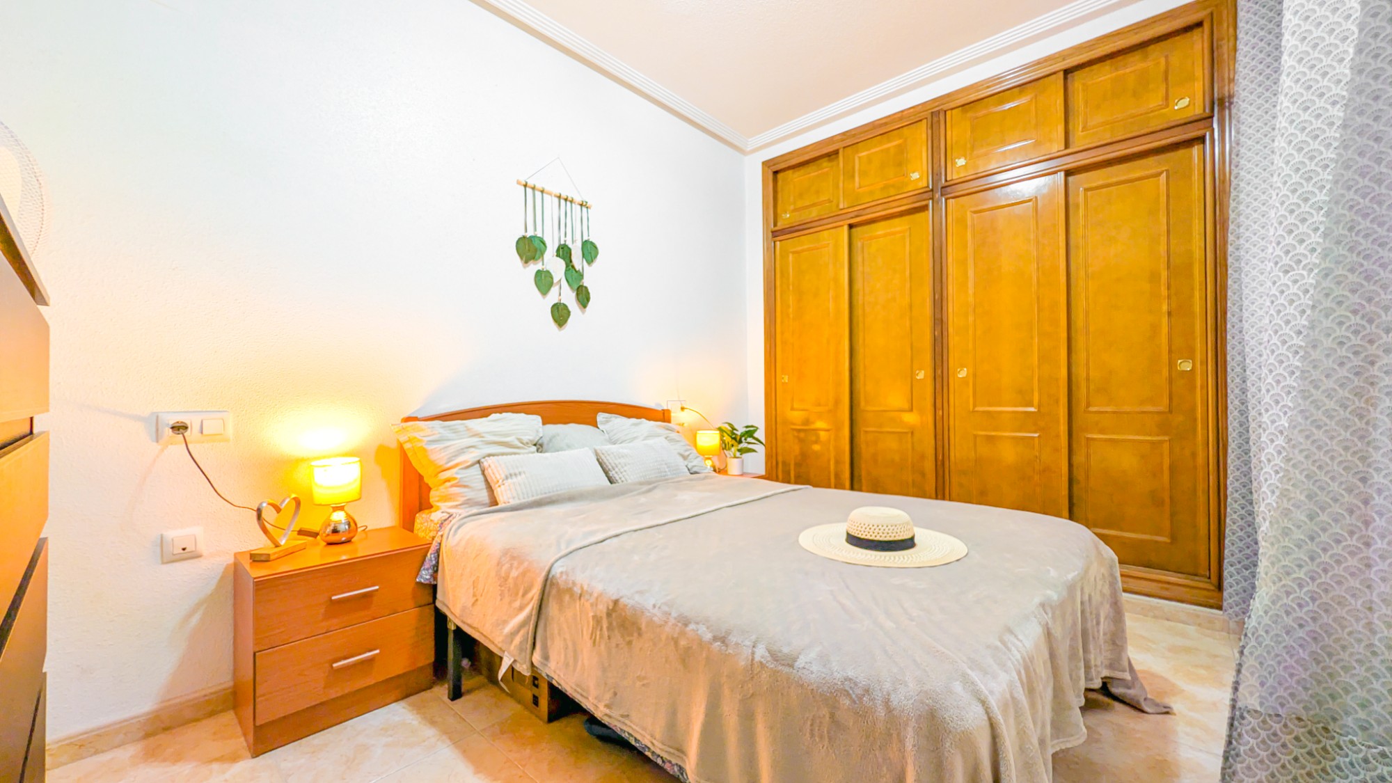 Master bedroom in apartment for sale in Torrevieja
