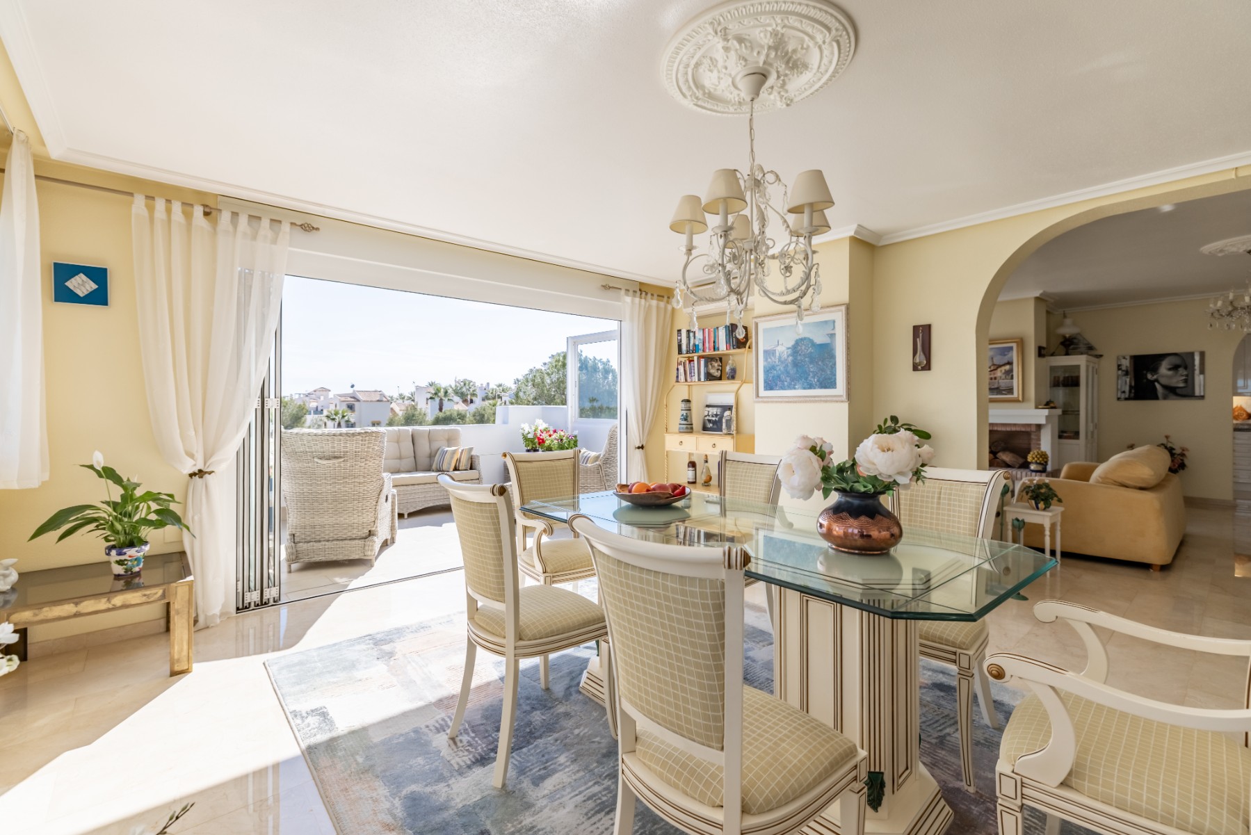 Kitchen in apartment for sale in Orihuela Costa