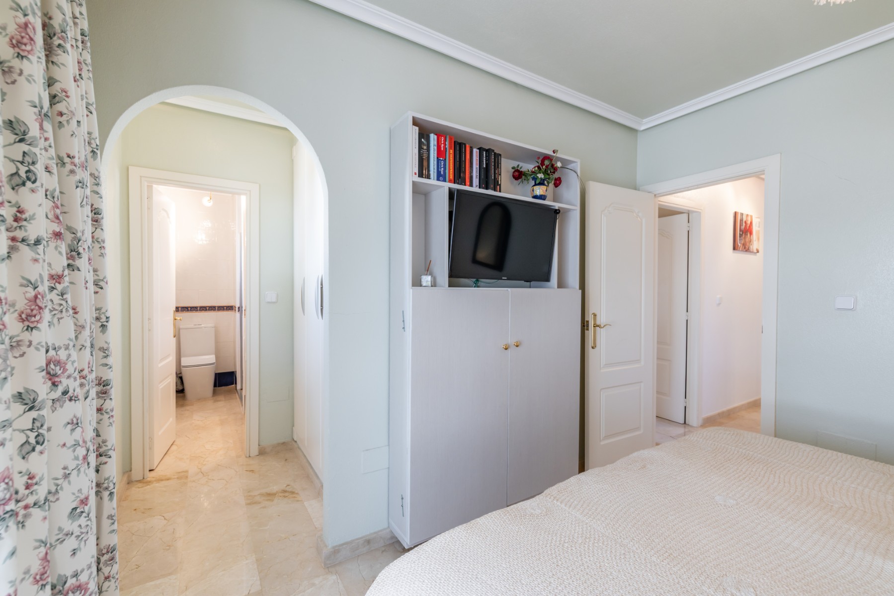 Kitchen in apartment for sale in Orihuela Costa