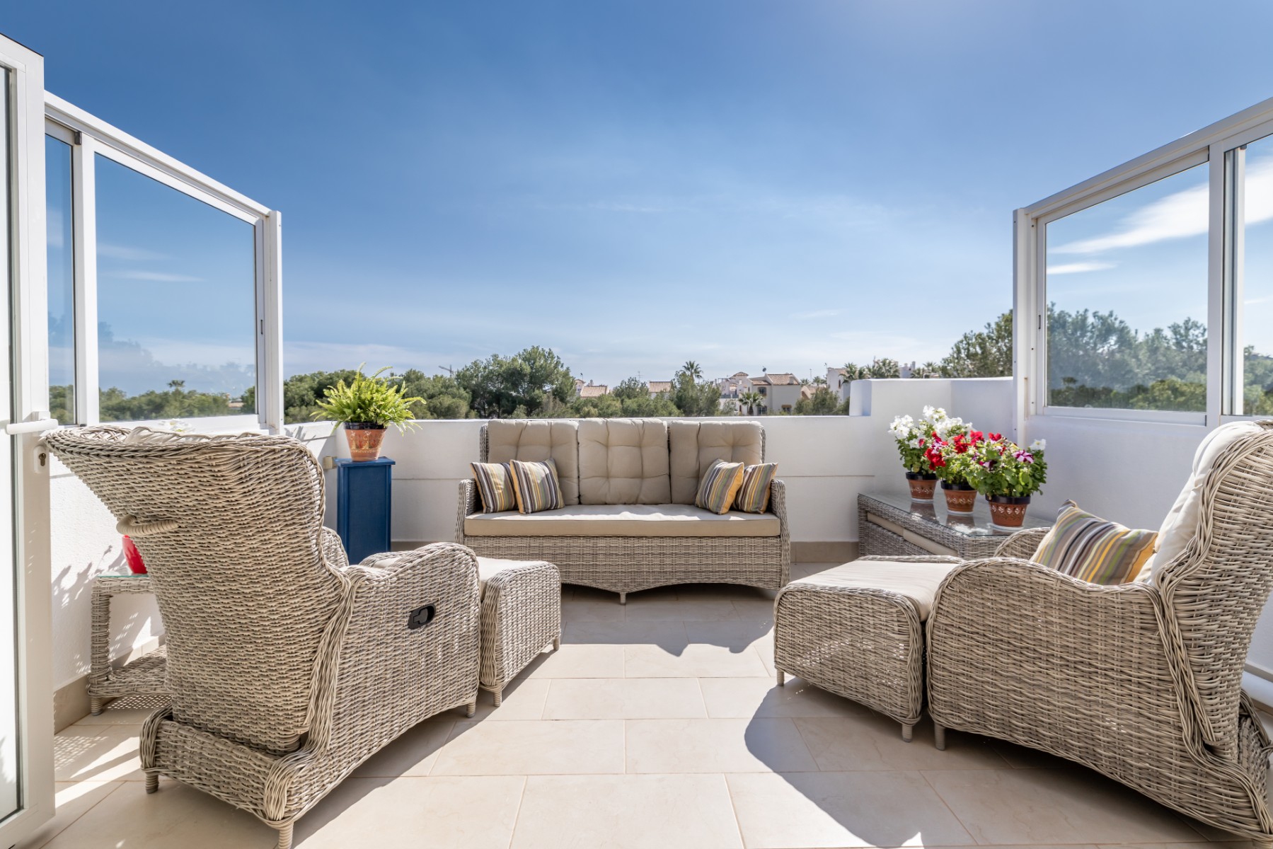 Bedroom in apartment for sale in Orihuela Costa